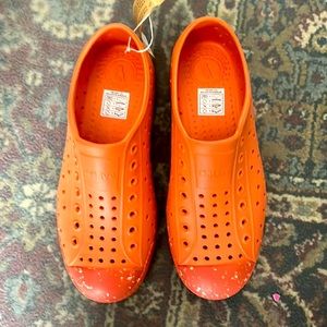 New natives kids. Size 2. Beautiful orange. Unisex. NWT